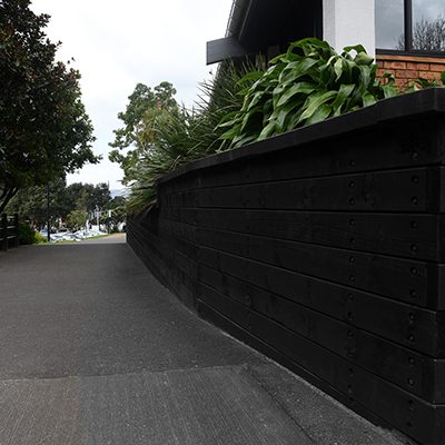 concrete retaining wall construction